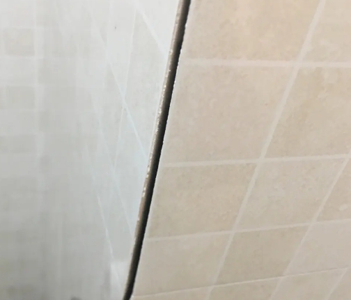 克什克腾瓷砖空鼓维修公司分享阳台瓷砖脱落的修复过程可以分为以下几个步骤