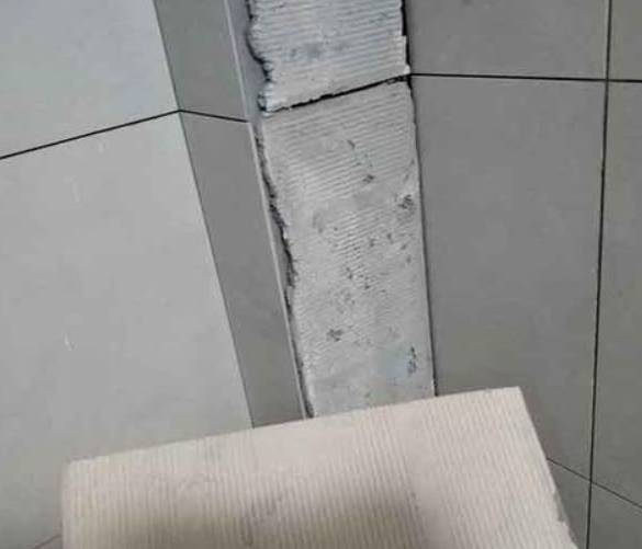 克什克腾瓷砖空鼓维修公司分享下厨房瓷砖脱落的补救措施。